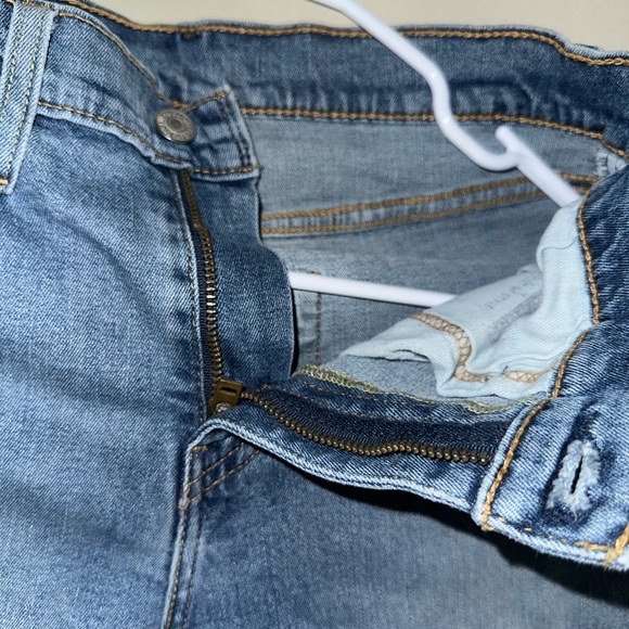 Levi’s jeans light blue. Size Men 28x30. Excellent condition. - Picture 4 of 7